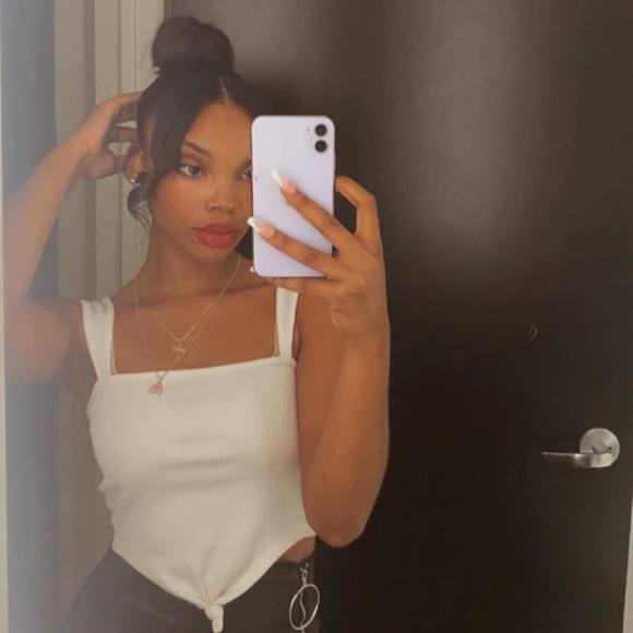 Profile Picture of Alea Davis (@lovealea81) on Poshmark