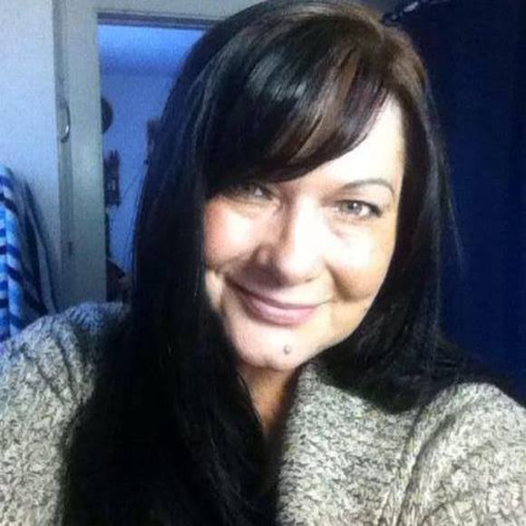 Profile Picture of Evelyn Scherer (@evee73) on Poshmark