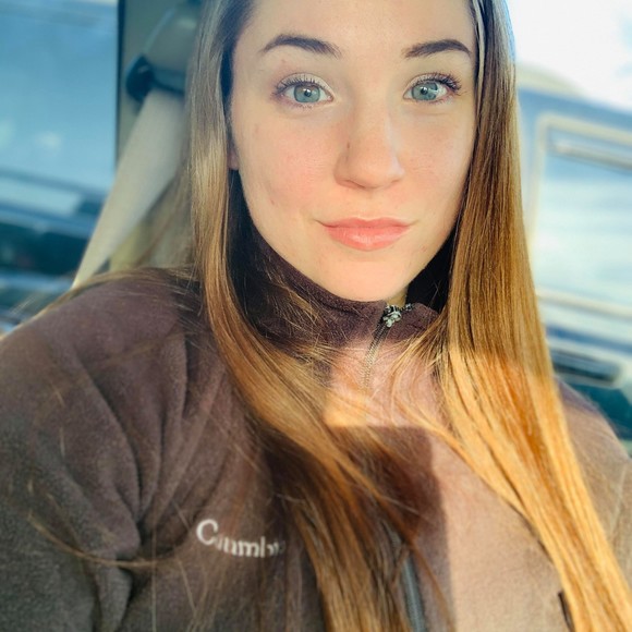 Profile Picture of Gabrielle Jacoby (@gabriellejac589) on Poshmark