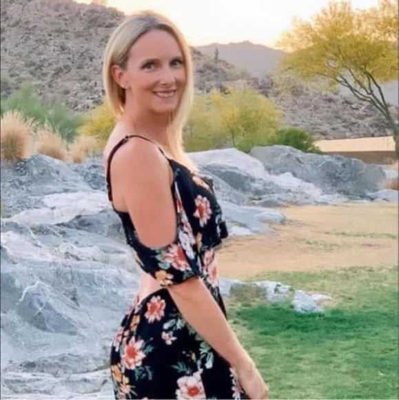 Profile Picture of Tracy Behringer (@tlbehringer) on Poshmark