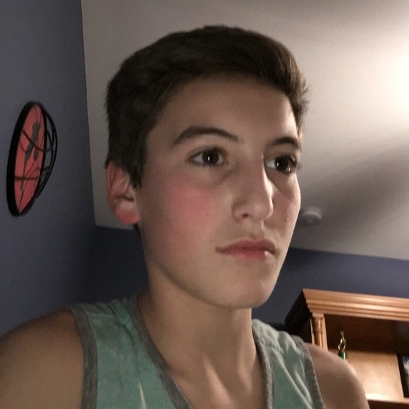 Profile Picture of Luke Tilden (@luketilden) on Poshmark