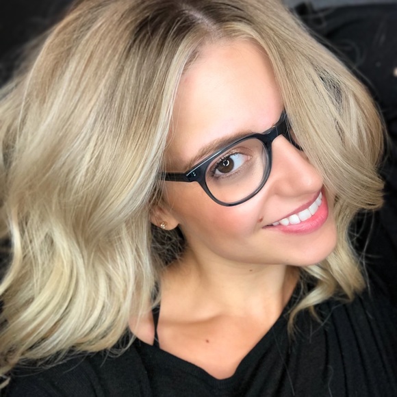 Profile Picture of Celeste Smith (@celestes_23) on Poshmark