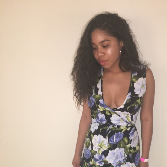 Profile Picture of Keli Moore (@kelidawn21) on Poshmark