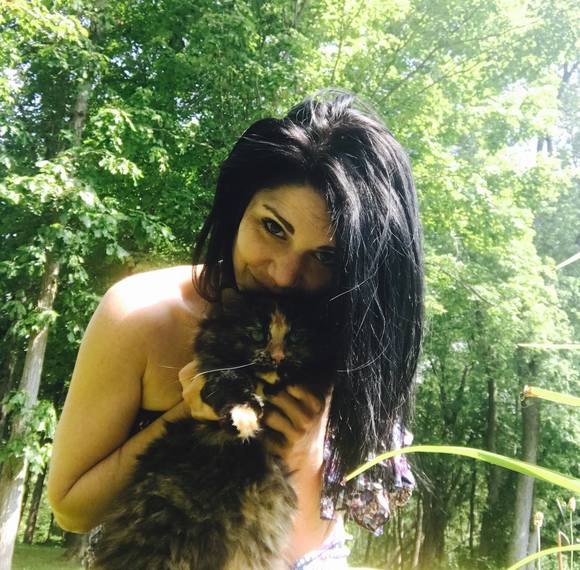 Profile Picture of Shannon Militello (@smilitello) on Poshmark