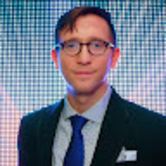 Profile Picture of Ian Charnas (@iancharnas) on Poshmark