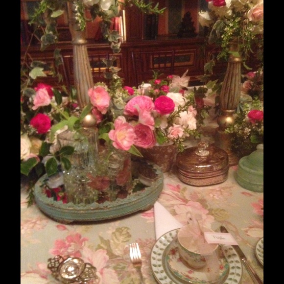 Profile Picture of Shirin Sassoon (@tabestoon) on Poshmark
