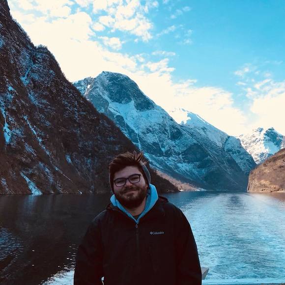 Profile Picture of Travis Anderson (@sternsanderaon) on Poshmark