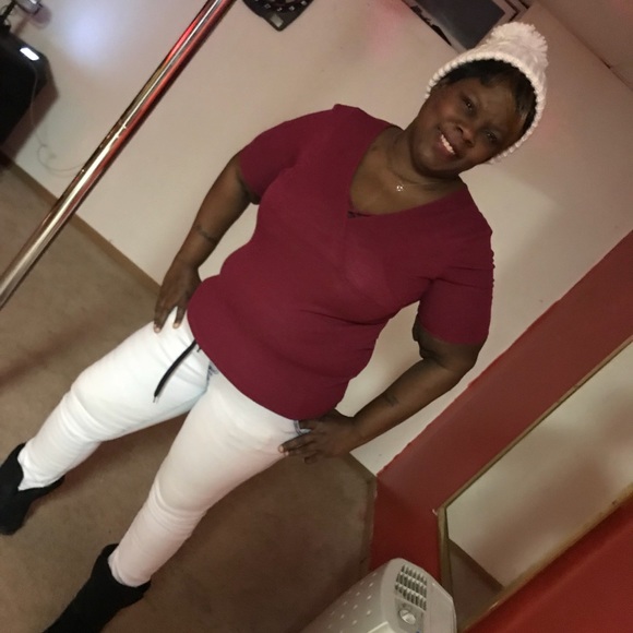 Profile Picture of Shavonne Beene (@shaybean322) on Poshmark