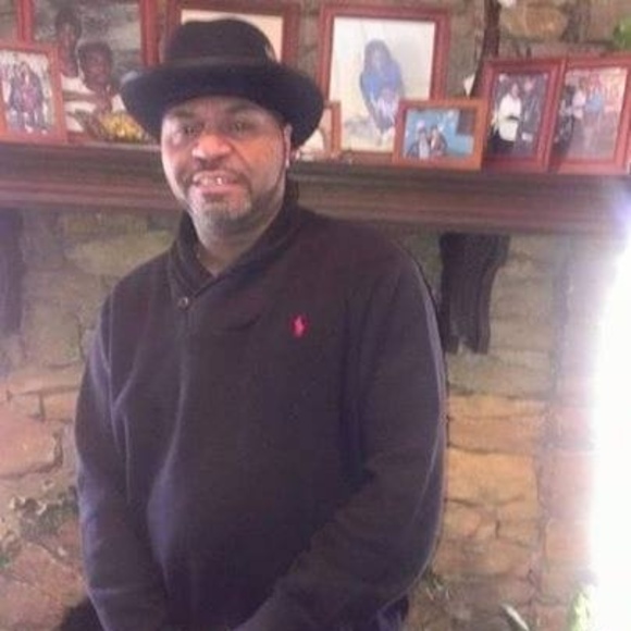 Profile Picture of Darryl Frye (@fryeday65) on Poshmark