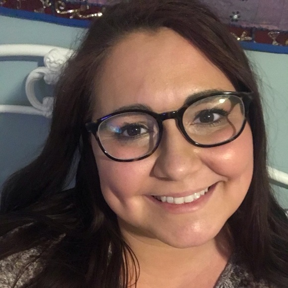 Profile Picture of Meredith Potter (@mspotter) on Poshmark