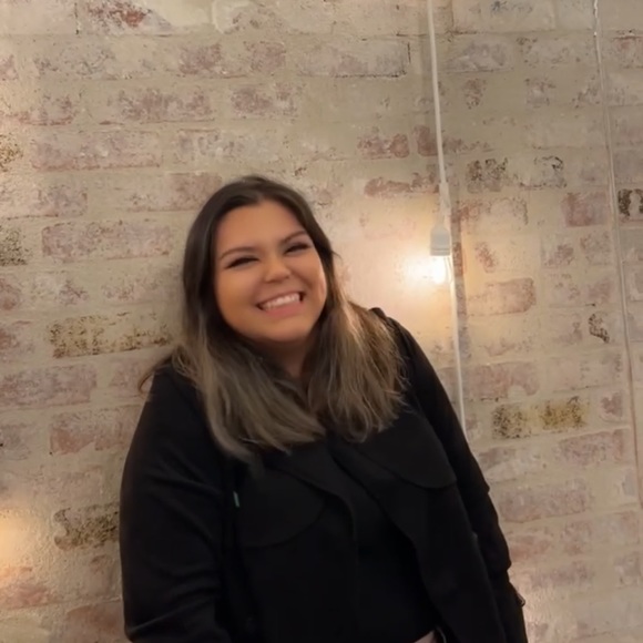 Profile Picture of Gabriela Palos (@omgitsgabsss) on Poshmark