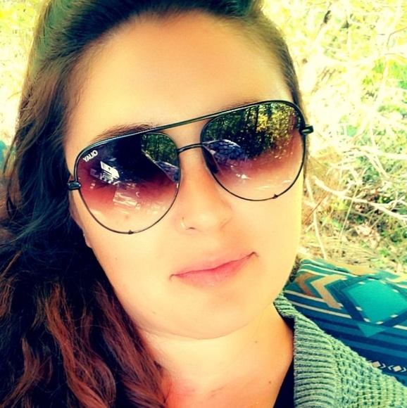 Profile Picture of Meg Roberts (@mdr81) on Poshmark