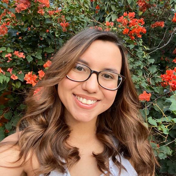 Profile Picture of Amber Andrade (@amberandrade735) on Poshmark