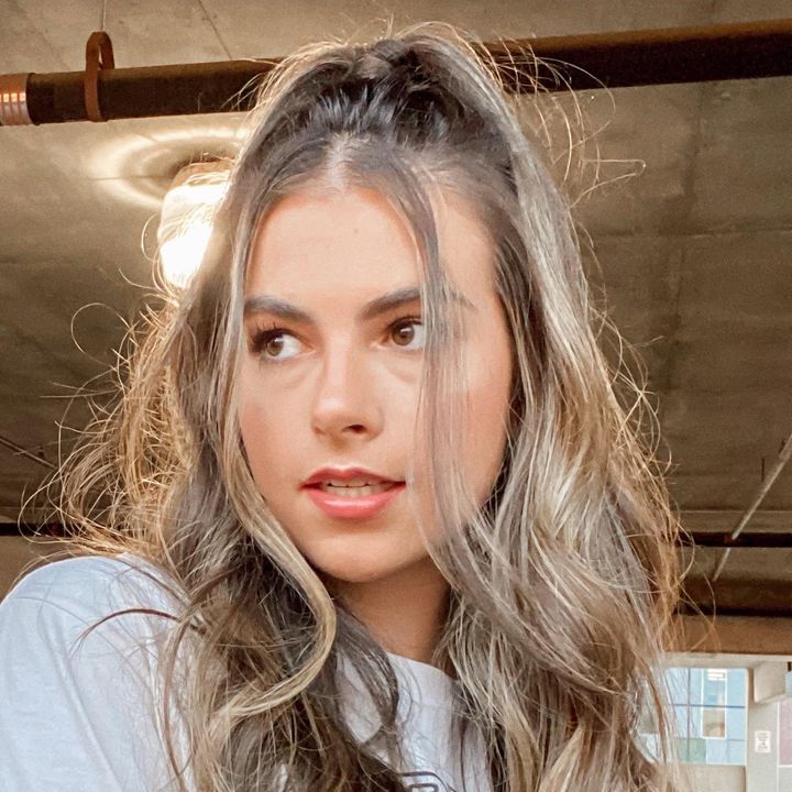 Profile Picture of J I L L I A N (@jillian.grammer) on Tiktok