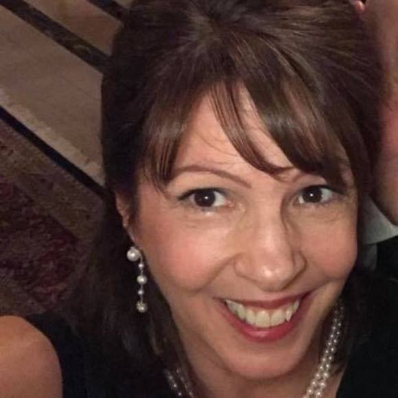 Profile Picture of Debbie Hudson (@gohudsons) on Poshmark