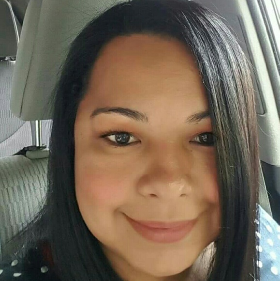 Profile Picture of Lucia Salgado (@salgadoquirozl) on Poshmark