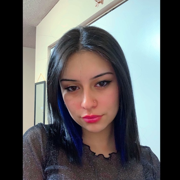 Profile Picture of Mayte Arancibia (@_mxxtx_) on Poshmark