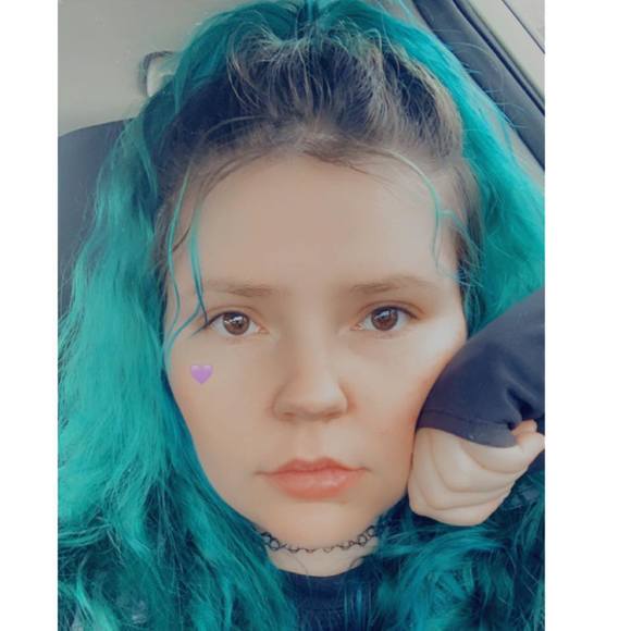 Profile Picture of Megan Page (@meggoverboard) on Poshmark