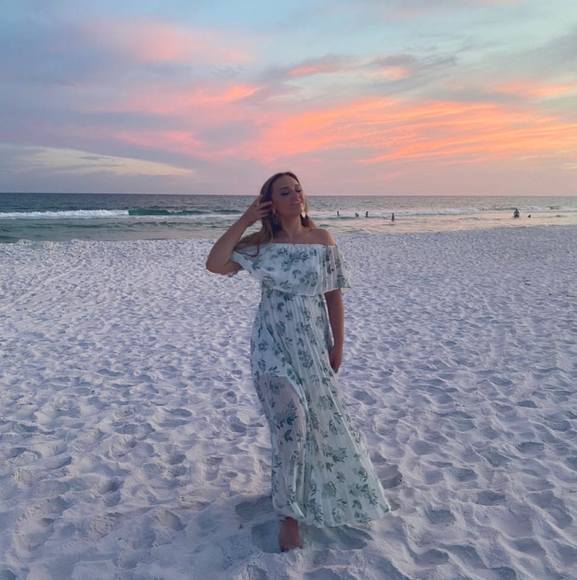 Profile Picture of Macie Walters (@maciewalters) on Poshmark