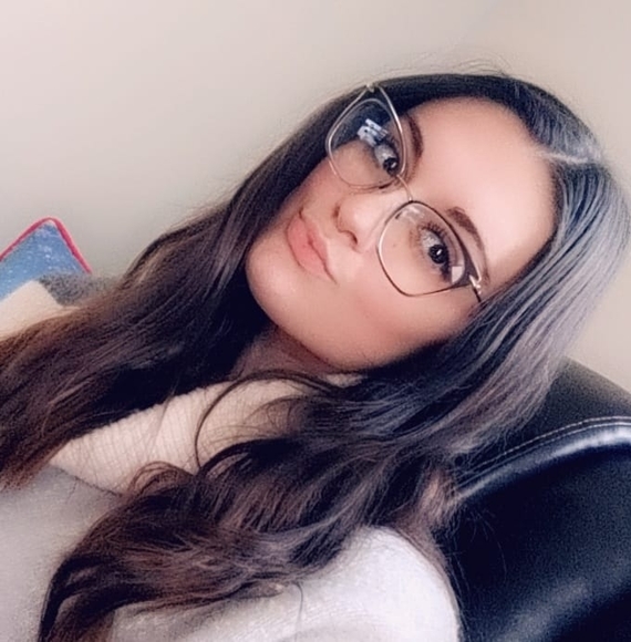 Profile Picture of Michaella Barringer (@barringm) on Poshmark