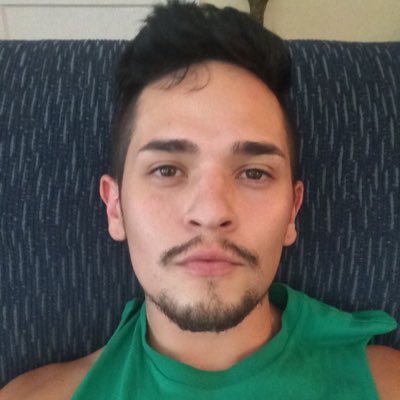 Profile Picture of Paul Enriquez (@PaulRobbiE55) on Twitter