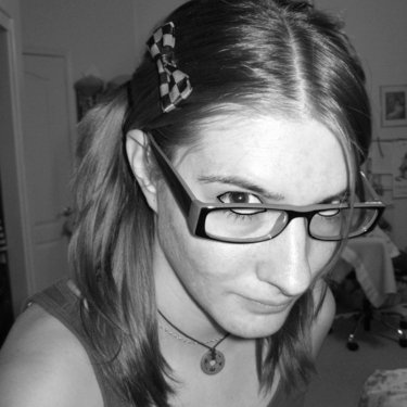 Profile Picture of Heidi Karcher (@heidillusion) on Twitter