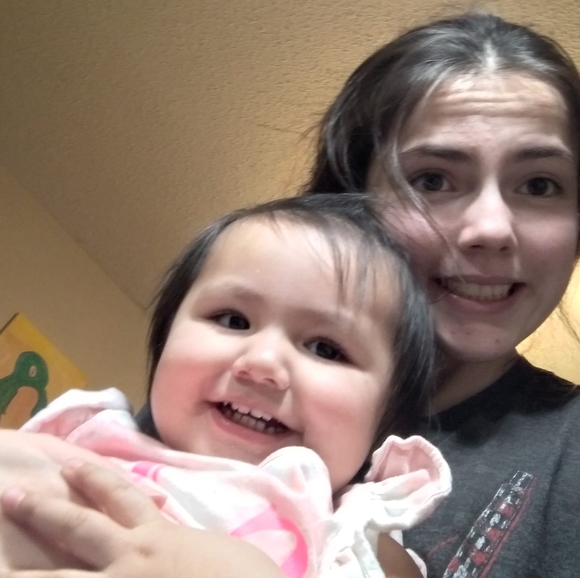 Profile Picture of Emilia Iwen (@miwen8) on Poshmark