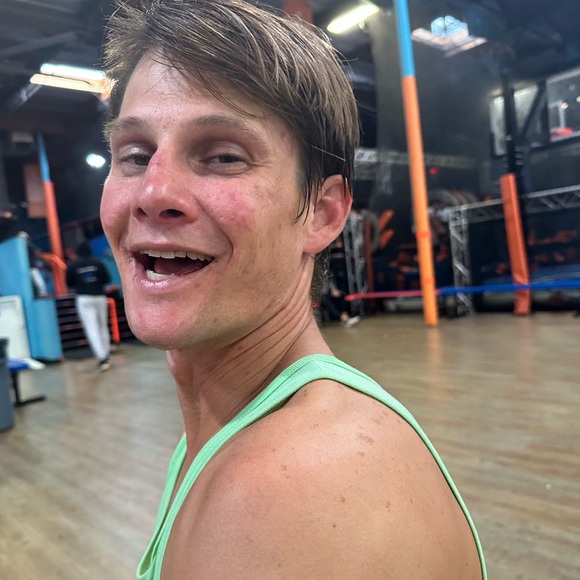 Profile Picture of Danny Schefers (@dannyschefers) on Poshmark