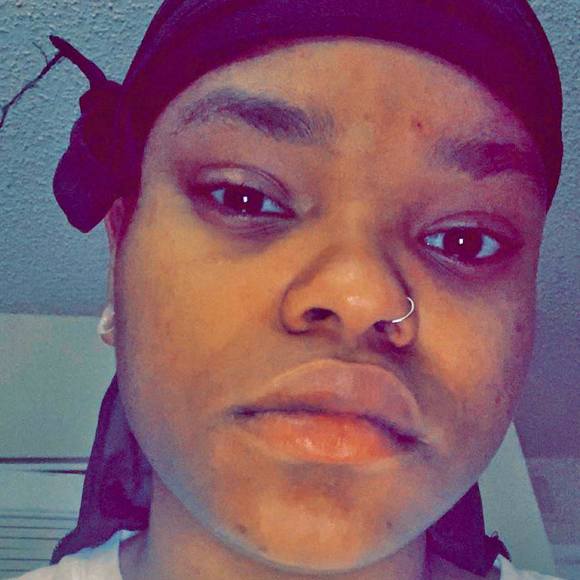 Profile Picture of Gwendalyn Thomas (@holy_white1) on Poshmark