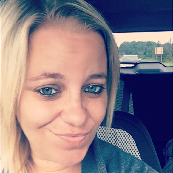 Profile Picture of Holly Dopke (@hollydopke) on Poshmark