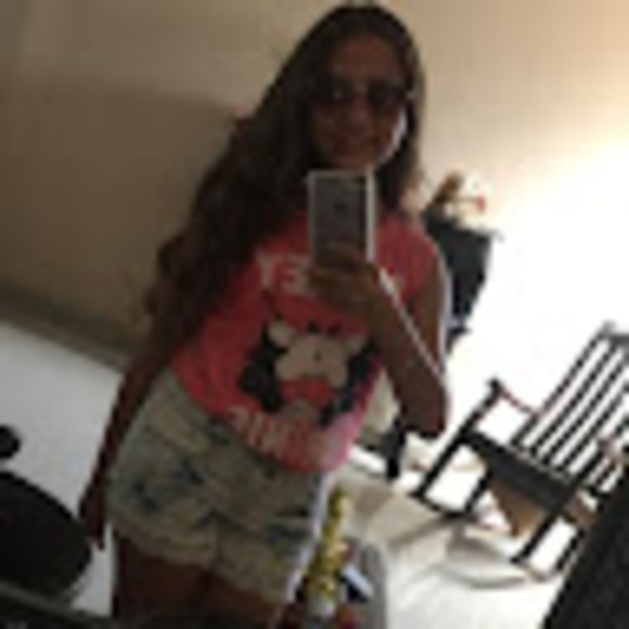 Profile Picture of Virgyl moncada Moncada (@virmopla1803) on Poshmark