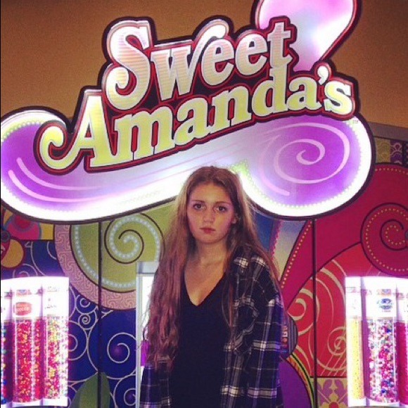 Amanda Heavey - Poshmark Profile Picture of Amanda Heavey (@amandaheavey) on Poshmark