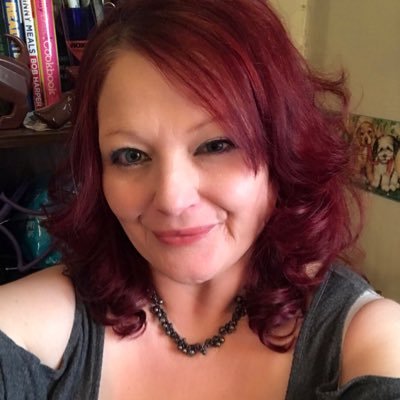 Profile Picture of Tammy Plummer (@glittertams) on Twitter