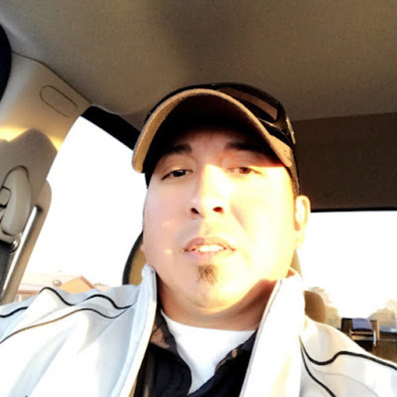 Profile Picture of Daniel Manzano (@daddyapple9010) on Poshmark