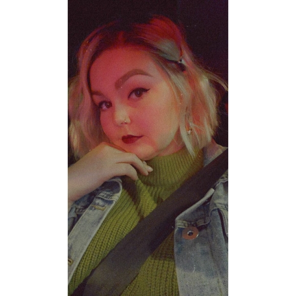 Profile Picture of Brittany Gerhartz (@bgerhartz0214) on Poshmark