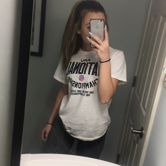 Profile Picture of Emily Stepanek (@emstep224) on Poshmark