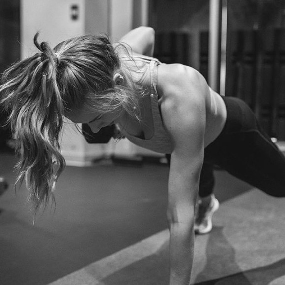 Profile Picture of Melissa Monkhouse (@mellymonkfit) on Poshmark