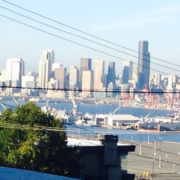 Profile Picture of Emma Nangle (@emma_nangle) on Poshmark