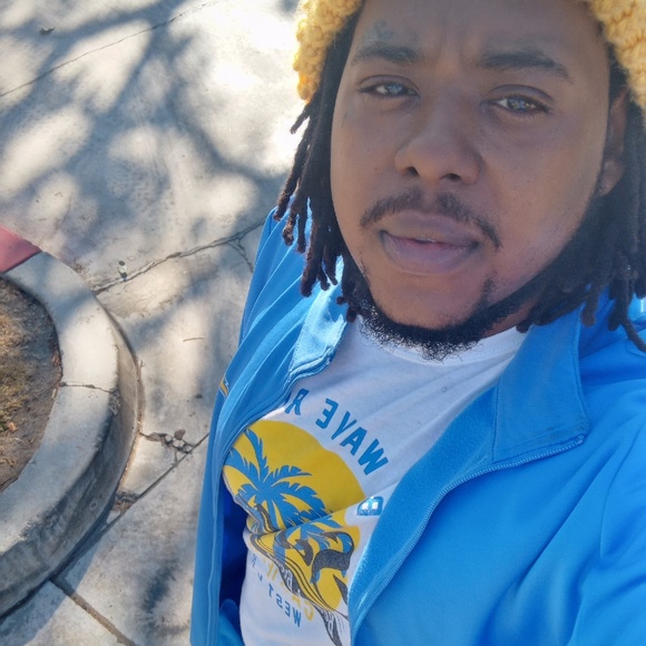 Profile Picture of Gary Cox (@jeezy60) on Poshmark