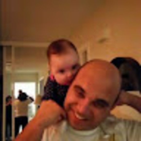 Profile Picture of Steve Gomes (@stevemiana) on Poshmark