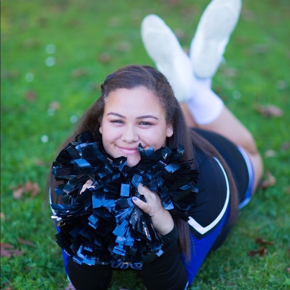 Profile Picture of Madisyn Yonkers (@maddisyn321) on Poshmark