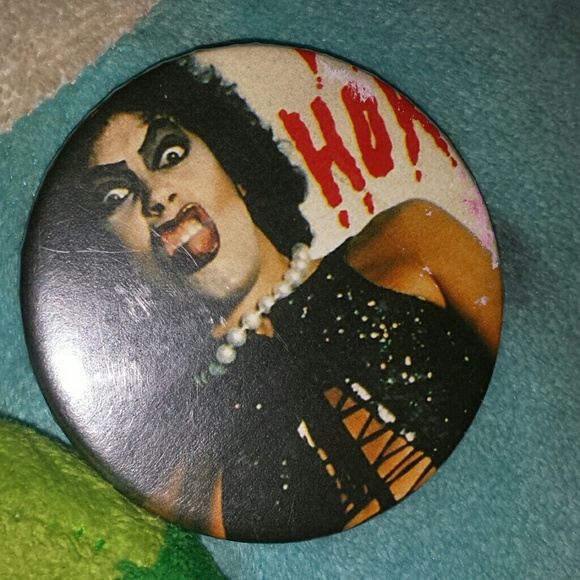 Profile Picture of William Colias (@williamcolias) on Poshmark