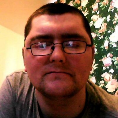 Profile Picture of darren petersen (@smallville_1112) on Twitter