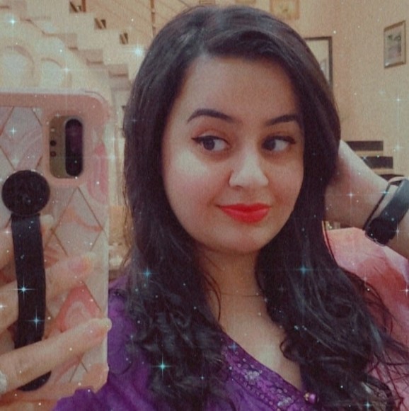 Profile Picture of Amina Armaghan (@meesnii) on Poshmark