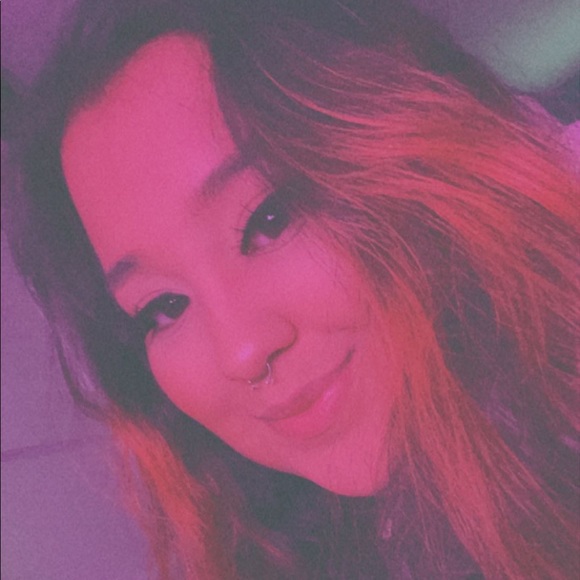 Profile Picture of Jen Luviano (@juust_jen) on Poshmark