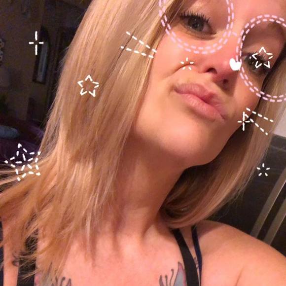 Profile Picture of Wester Amanda (@westermomma1) on Poshmark