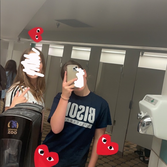 Profile Picture of Isabelle Williams (@izzysluves) on Poshmark