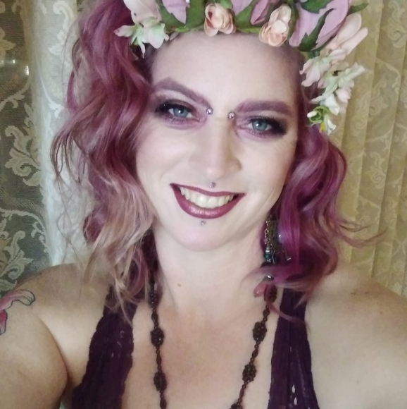 Profile Picture of Patricia Mcgee (@picturelady83) on Poshmark