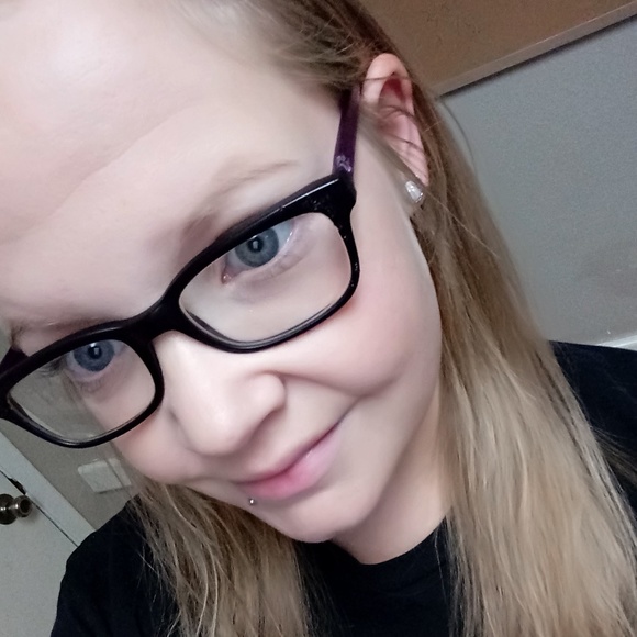 Profile Picture of Leah Freeman (@lmf12191989) on Poshmark