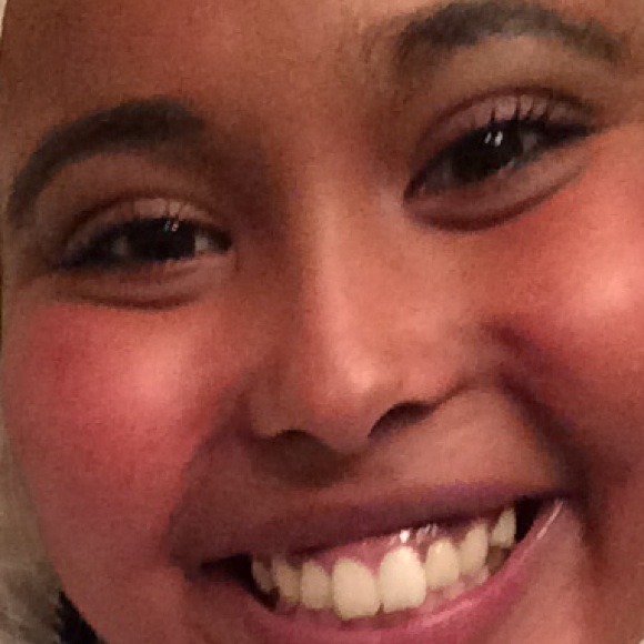 Hanna Hassan - Poshmark Profile Picture of Hanna Hassan (@hannahassan) on Poshmark